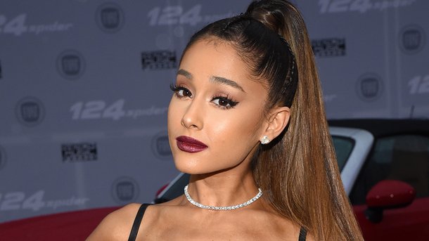 Ariana Grande célèbre les 5 ans de son album «Dangerous Woman»