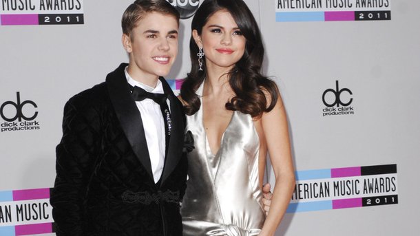 Selena Gomez et Justin Bieber: le bisou!