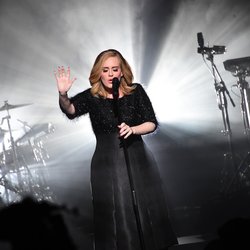 Adele sur scène - NRJ Music Awards 2015