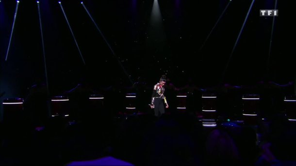 Jenifer  - medley  «Au Soleil», «Ma Révolution», «Mourir Dans Tes Yeux»: regardez le live!
