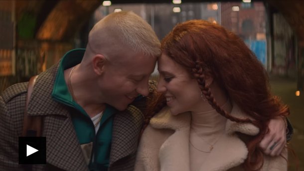 Macklemore: découvrez son nouveau hit «These Days»!