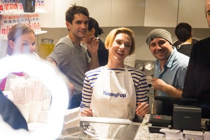 Scarlett Johansson, Romain Dauriac et Will Horowitz 