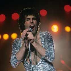 Freddie Mercury et les paillettes