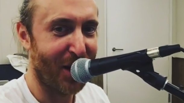 David Guetta dévoile deux photos de ses débuts dans le garage de son père!