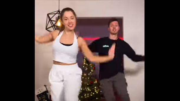 Vidéo – Dansez, chantez, faites comme eux… c’est Noël