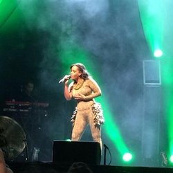 Vitaa: A l'olympia d' @amel_bent big up!!!