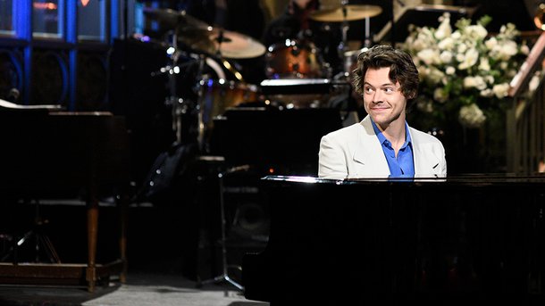 Harry Styles répond aux rumeurs sur sa sexualité : «Qui s’en préoccupe ?»