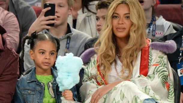 Beyoncé fait monter sa fille Blue Ivy sur scène