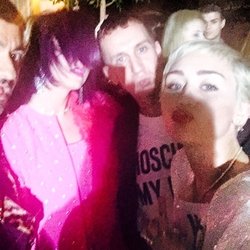 Miley Cyrus, Katy Perry et Jeremy Scott