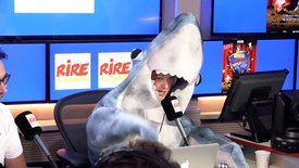 Julie Villers, alias "Le requin" face à PEF (Pierre-François Martin-Laval)