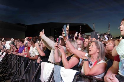 Le public des NRJ Music Tour Troyes 2024