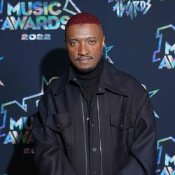 Soprano - Photocall des NRJ Music Awards 2022
