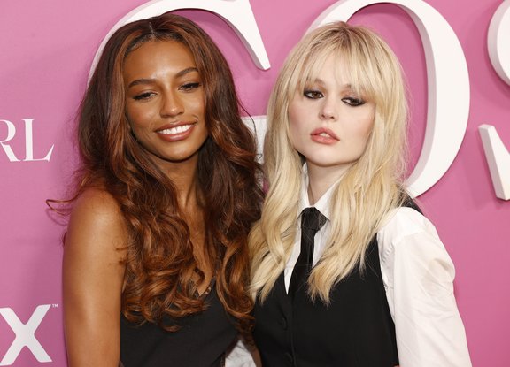 Pourquoi avoir déja révélé l'identitée de Gossip Girl 2.0 ?