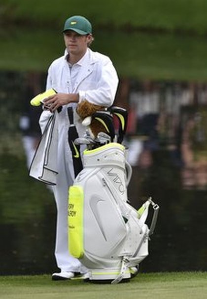 Niall Horan sur un parcours de golf