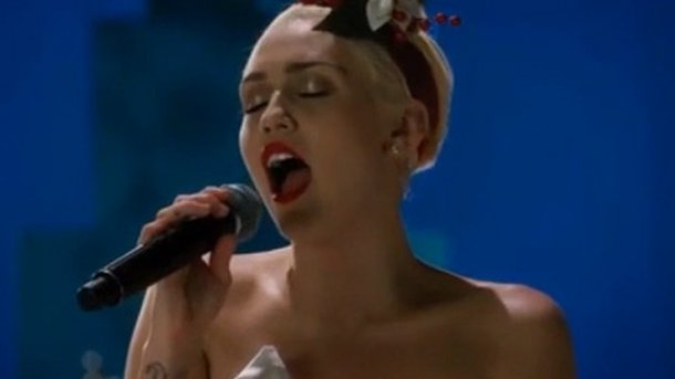 Miley Cyrus remercie ses fans pour sa première place avec «Malibu»