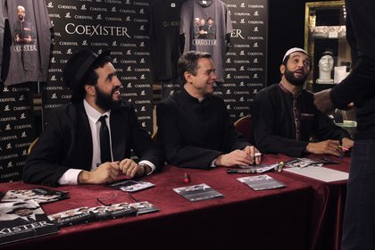 Coexister