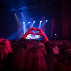 Les auditeurs de Chérie FM profitent du Concert Super Privé d'Angers Trélazé