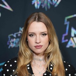 Angèle - Photocall des NRJ Music Awards 2022