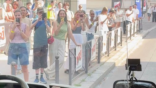 Le bus arrive à NRJ !