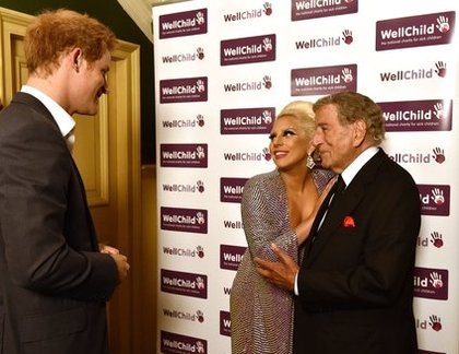 Lady Gaga et Tony Bennett rencontrent le Prince Harry