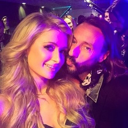 Paris Hilton : #SelfieTime with @BobSinclar. 