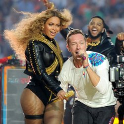 Beyoncé, Chris Martin et Bruno Mars lors de la mi-temps du Superbowl!