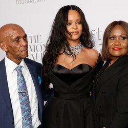 Rihanna et sa famille au Diamond Ball, septembre 2017