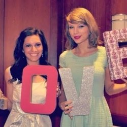 Taylor Swift Surprising Gena