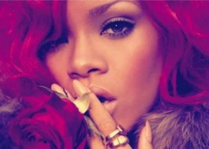 Rihanna dans "California King Bed"