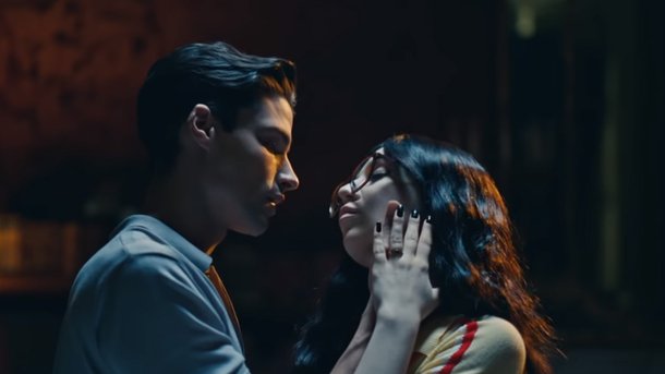 Ava Max - Torn