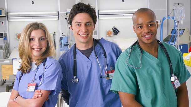 « Scrubs » : la série aura le droit à une suite !