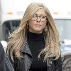 Coiffures de soirée : la blondeur de Jennifer Aniston
