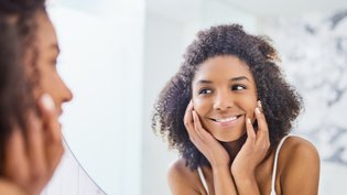 Les infos du Réveil Chérie : On se touche le visage 3 000 fois par jour en moyenne