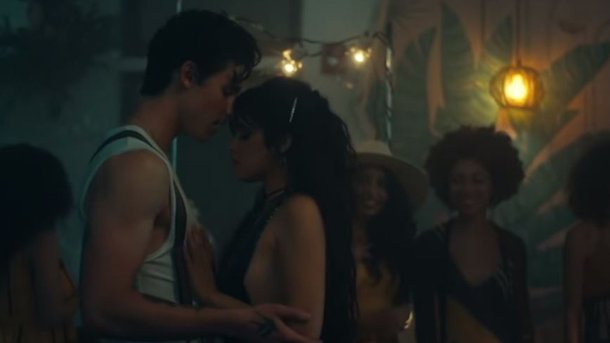 Shawn Mendes et Camila Cabello en couple? Des photos sèment encore le doute