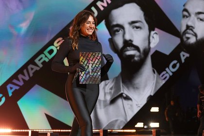 Izïa - 24ème Cérémonie des NRJ Music Awards