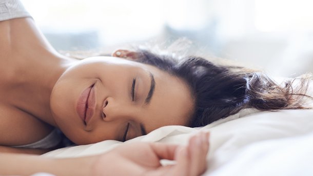 Les infos du Réveil Chérie : Quel est le temps de sommeil parfait pour se sentir beau ?