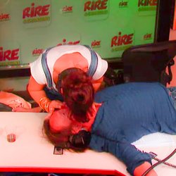 photo 4- Emission 1 heure avec Virginie Hocq sur Rire & Chansons