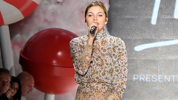 Louane: découvrez-la dans le premier extrait vidéo de "Nos Patriotes"