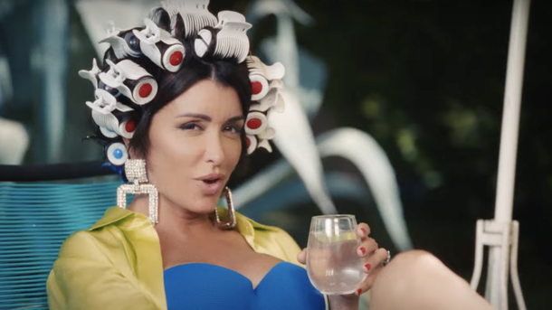 Jenifer revient en force avec son titre «Sauve qui aime»