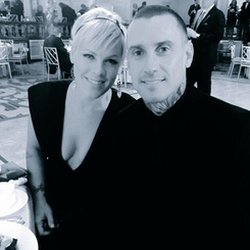 Pink : 10 ans de bonheur avec Carey Hart!