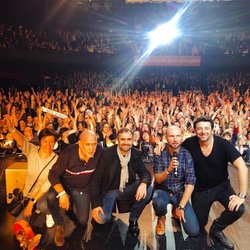 Patrick Bruel et la team Chérie sur la scène du Casino Barrière de Lille. Encore un Concert super privé réussi !
