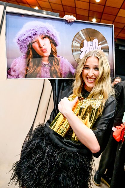 Helena - Les Backstages - NRJ Music Awards 2025