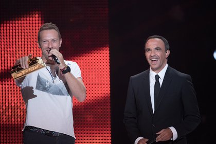 Chris Martin (Coldplay) et Nikos Aliagas - Cérémonie NRJ Music Awards 2016