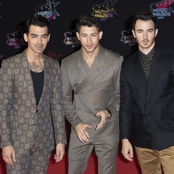 Jonas Brothers - Montée des Marches NRJ Music Awards 2019