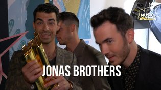 Les Jonas Brothers réagissent à leur Award d'honneur!
