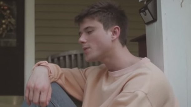 Alec Benjamin - Let Me Down Slowly