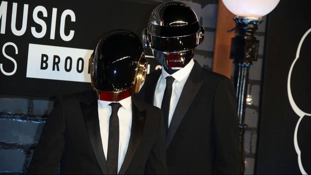 Qui sont les Daft Punk Tribute, ce groupe sosie des Daft Punk?
