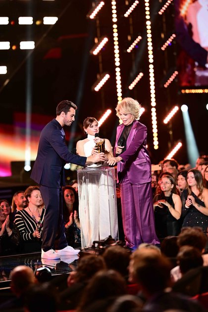 Louis Daubé marine et Amanda Lear - La Cérémonie - NRJ Music Awards 2025