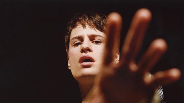 « La marcheuse » : Christine and The Queens dévoile un nouvel extrait de son prochain l’album