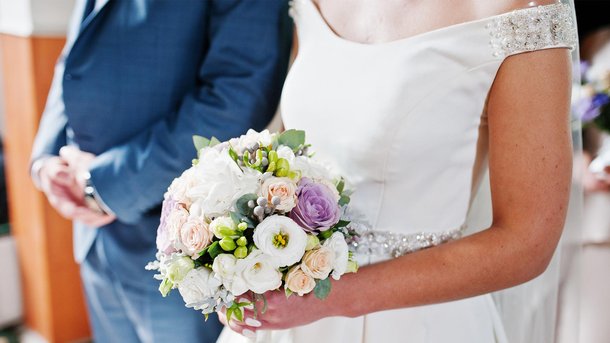 Les infos du Réveil Chérie : Un élu breton célèbre les mariages en chantant